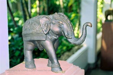 05 Thailand 2002 F1050008 Bangkok Elefantenskulptur_478